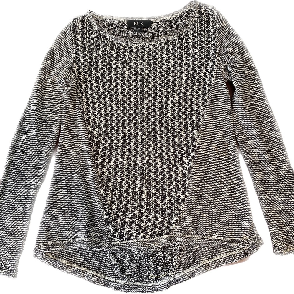 Women’s XS knit sweater BCX black and white